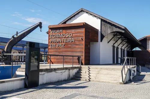 Memorial aos Refugiados e ao Cônsul Aristides de Sousa Mendes